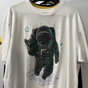 Into the AM Universal Love Glow-in-the-Dark Astronaut Tee T-Shirt SZ 2XL